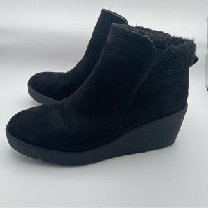 Alexis Bendel woman's size 7 Heeled boots black suede look